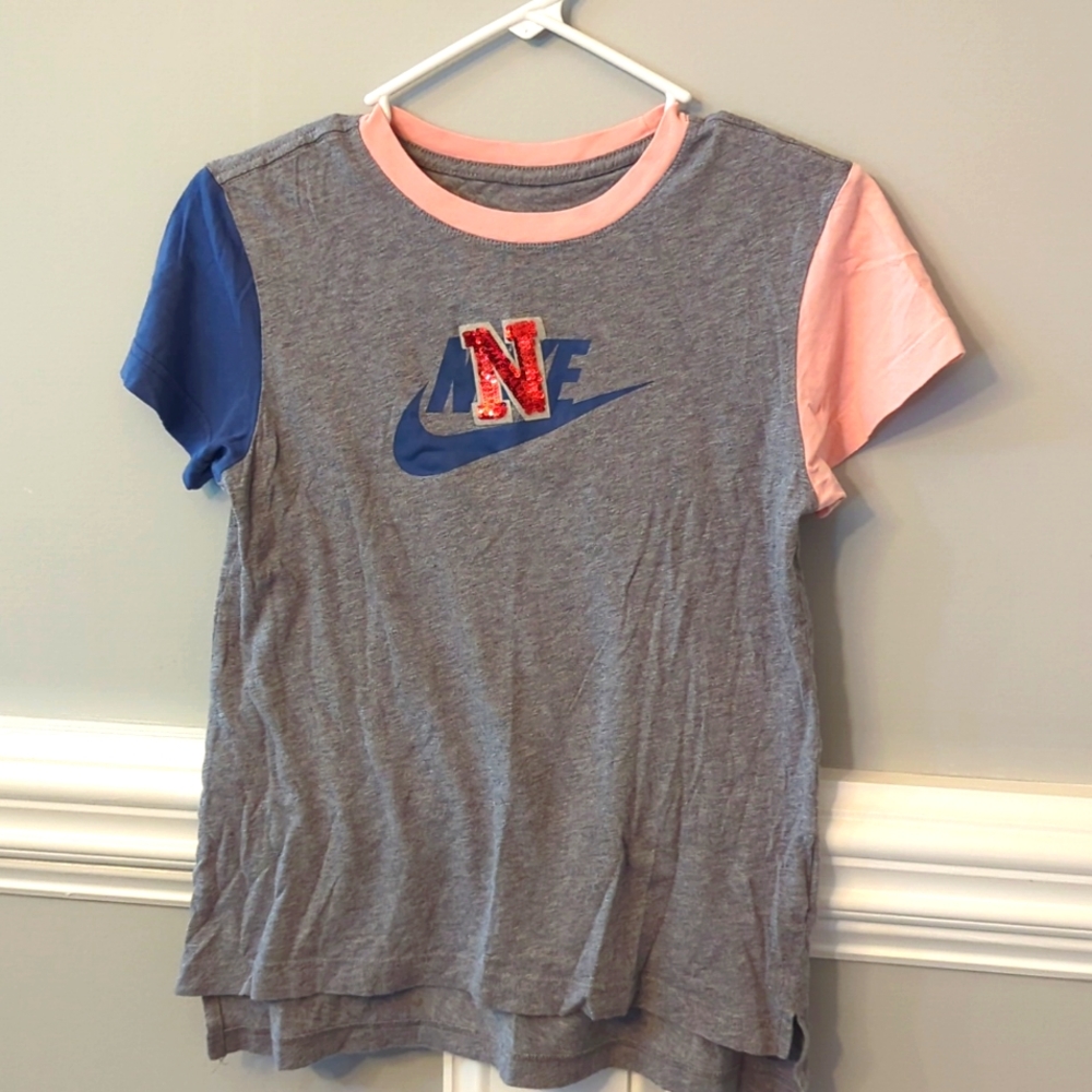 Nike girls Tee